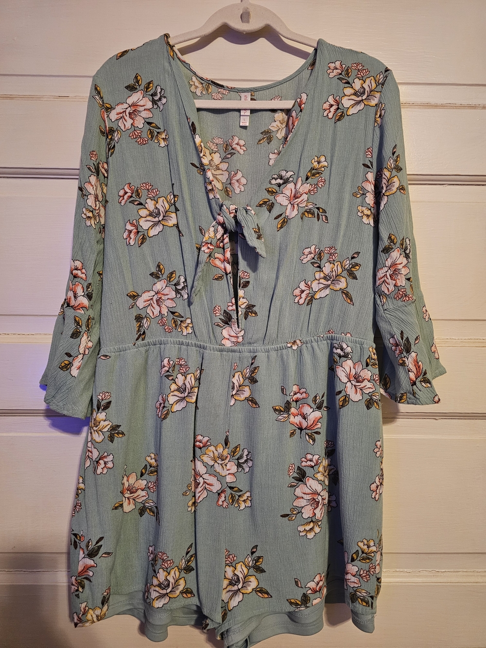 Xhilaration Sage Green Floral Tie-Front Romper - Large